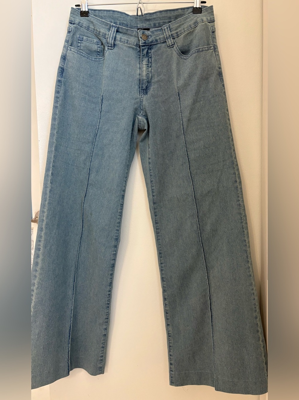 A.Z.I. Jeans Light Wash Wide-Leg Denim with Center Seam Size:6